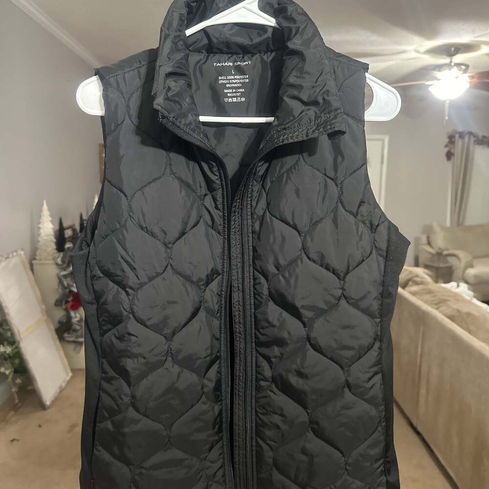 Tahari Men's Quilted Full Zip Puffer Vest with Suede Trim